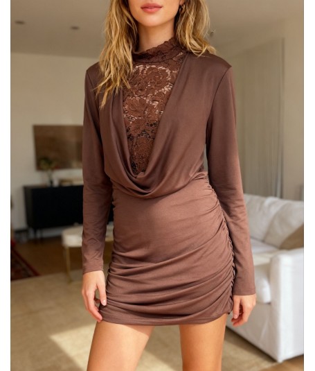 Vestido encaje escote 2