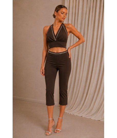 Conjunto con tachuelas